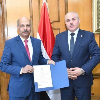 رئيس جامعة قناة السويس يُكلف الدكتور سامي عبد الملك عميدا لمعهد الاستزراع السمكي وتكنولوجيا الأسماك 